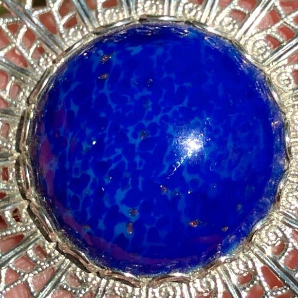 Mid Century Filigree Brooch Silver Tone Domed Blue Glass Cabochon Floral Pin - Picture 6 of 9